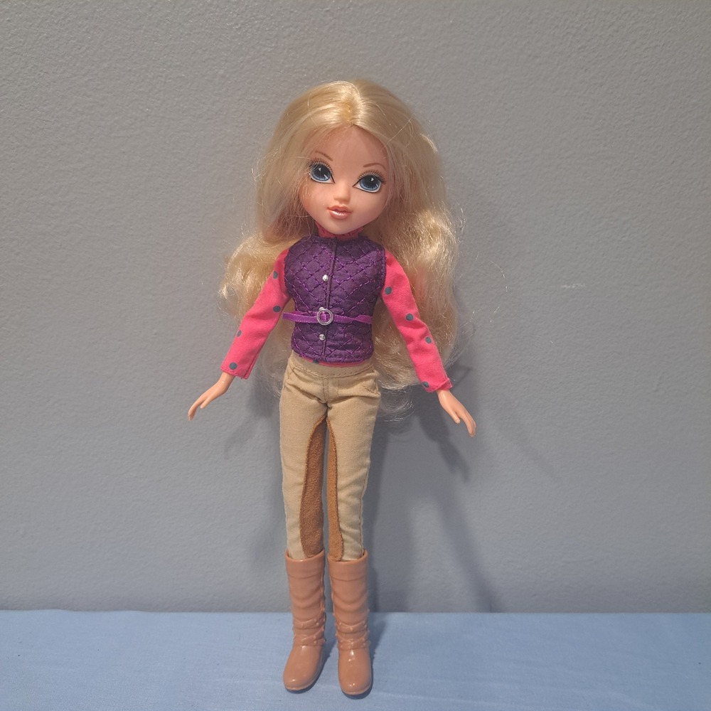 MGA Moxie Girlz Avery Doll 2009 Horse‎ Riding Club Outfit Blonde Blue Eyes Toy